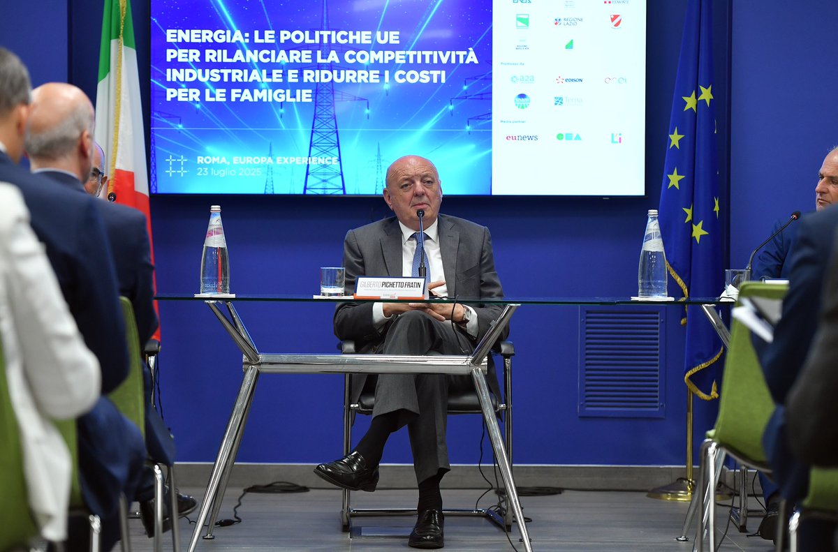 Europarl_IT's tweet image. #ConnactEnergy - le politiche UE per rilanciare la competitività industriale e ridurre i costi per le famiglie
🗣️Confronto tra il Ministro @GPichetto e le principali aziende energetiche italiane
📍#EuropaExperience
🇪🇺 In collaborazione con @Europarl_IT e @europainitalia