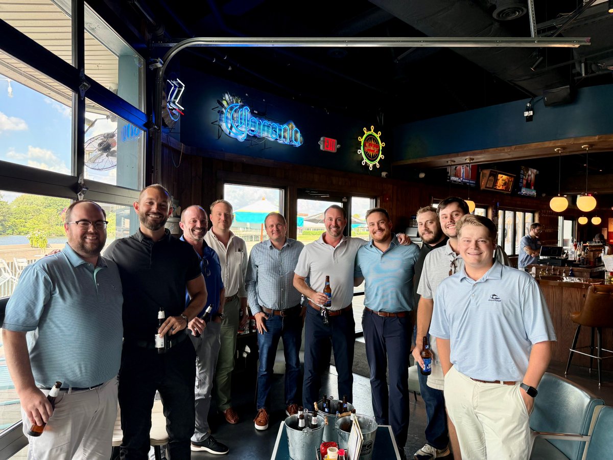 LongshipLex's tweet image. Big shoutout to our Nashville Crew! 🎉

They wrapped up their best quarter yet and came together to celebrate Q2 2025 with a happy hour &amp;amp; fantastic dinner! From new partnerships to record-breaking achievements, this quarter was one for the books.

#longshipnashville #jointheship