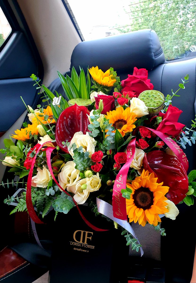 fati_j_2000's tweet image. از لا‌به‌لای این روزهای گل گلی🌻