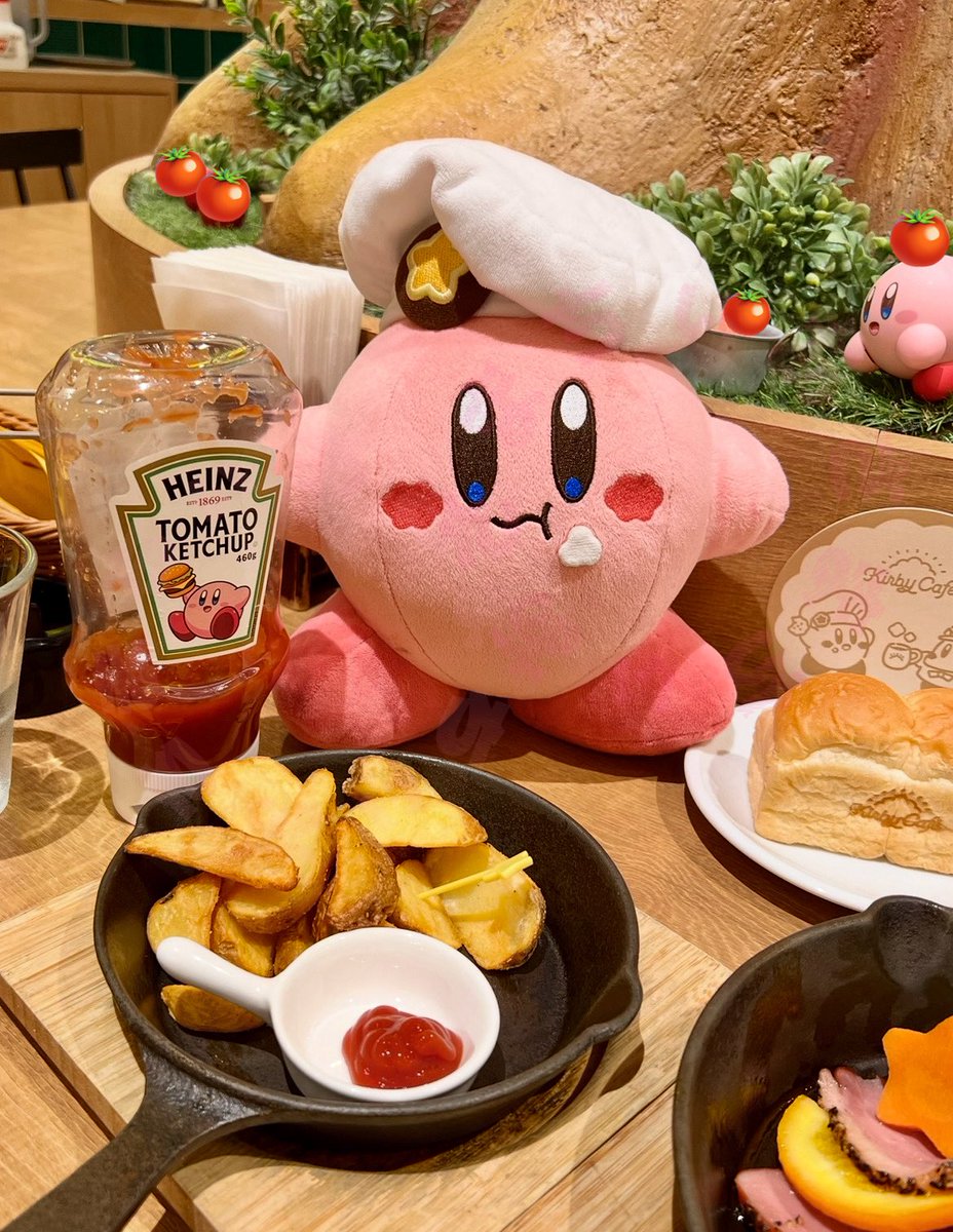apoyo_poyo_poyo's tweet image. 当日キャンセル拾って帰省☕️
会社から直行でお供(っ'o'c)がおらずソワソワしてたら、出張シェフカービィがお祝いにきてくれました✨
そしてカービィカフェねんどろが新しく仲間入りしたとのこと🥰ハインツもやっと見れた🍅
てんいんさん、いつもありがとうございます🫶✨
#カービィカフェ #ハインツ