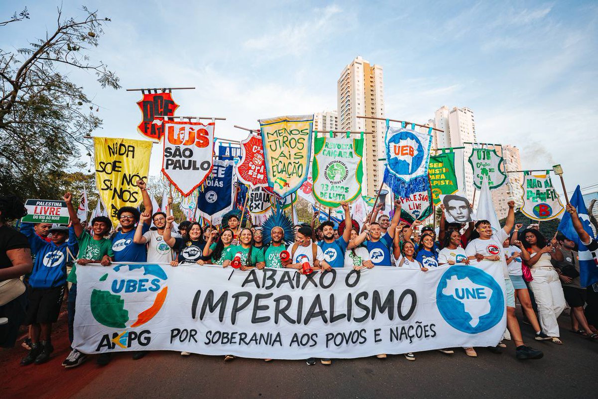 lacampora_univ's tweet image. 🇦🇷 CONGRESO DE UNE 🇧🇷
Participamos del 60° Congreso de UNE, la Federación Universitaria más grande de todo el continente, junto a representantes estudiantiles de toda Latinoamérica.
+instagram.com/p/DMePm-PxedG/…