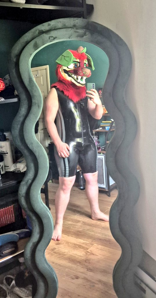 Want to see more of my Fluffy Side follow my furry account 👉🏻<a href="/FluffyShox_AD/">Kai /Bramley🍎</a> 👈🏻😈