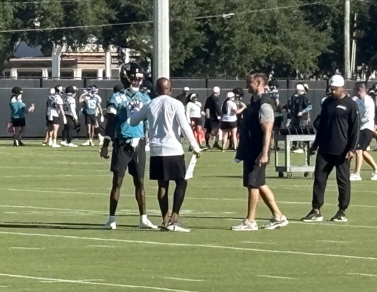 ESPNdirocco's tweet image. Obligatory Travis Hunter photo. Another mainly offense day, it appears.