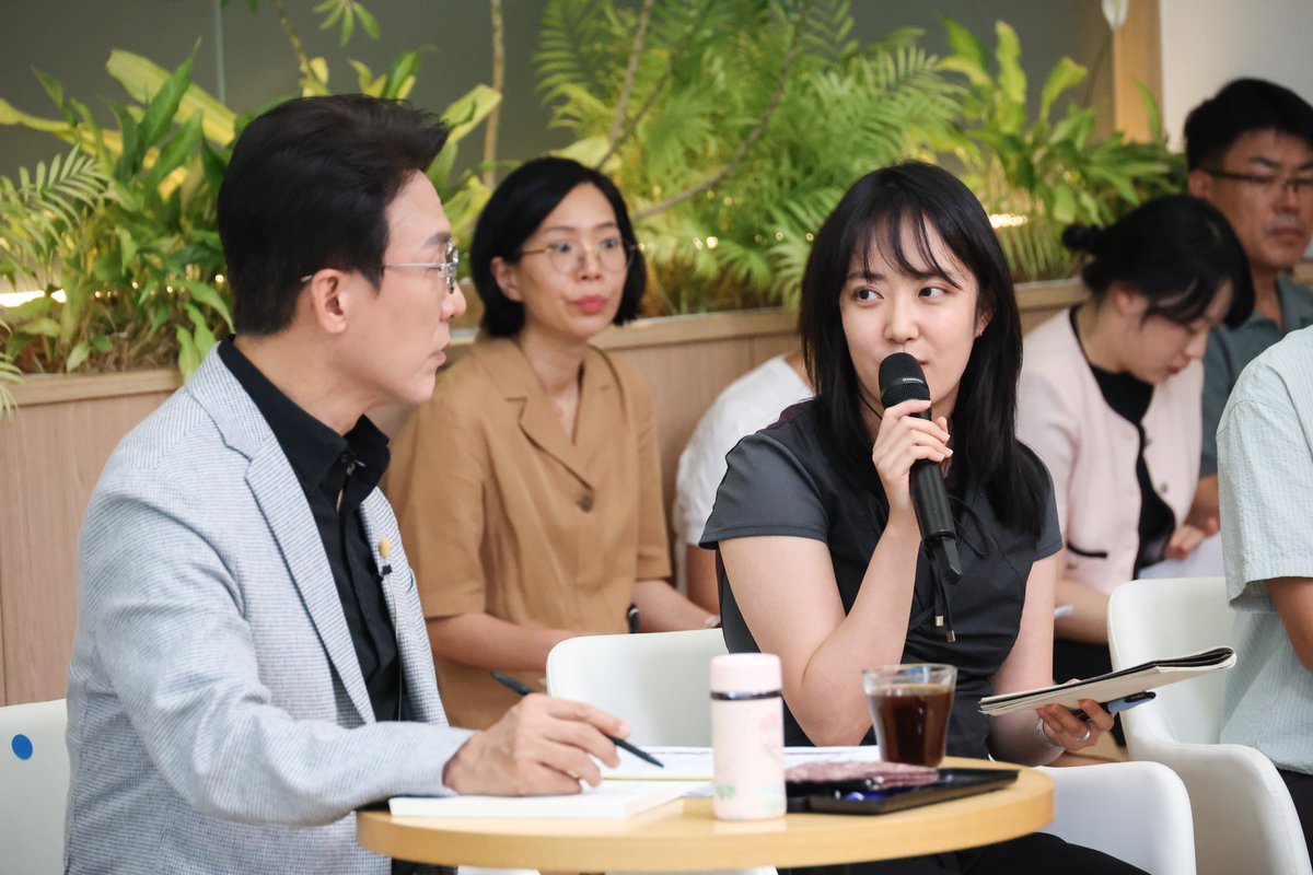 PrimeMinisterKR's tweet image. #총리일보 (’25. 7. 24.)

오늘 K-토론나라의 닻을 올렸습니다. 우리 사회의 난제를 국민과 함께 논의하고 집단지성을 통해 해결함으로써 K-민주주의에 한걸음 더 나가고자 함입니다. 그 첫번째 주자는 청년, 제목은 ‘미래대화 1·2·3’, 10대 20대 30대 청년들과 함께 대한민국 미래를 설계하자는…