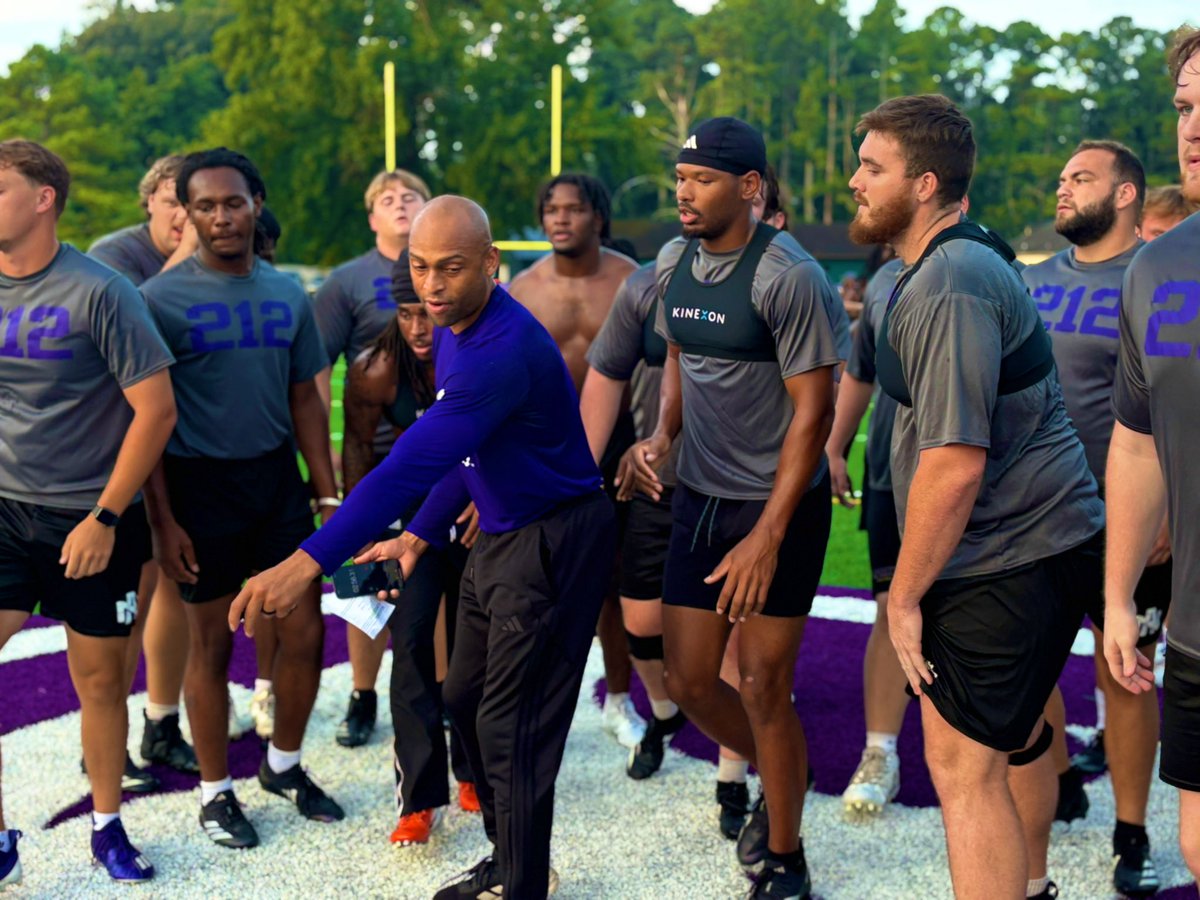 UNAFootball's tweet image. At 212 degrees.. Water begins to boil 🔥
Fall camp is coming ✔️
2️⃣1️⃣2️⃣
#RoarLions
#1more