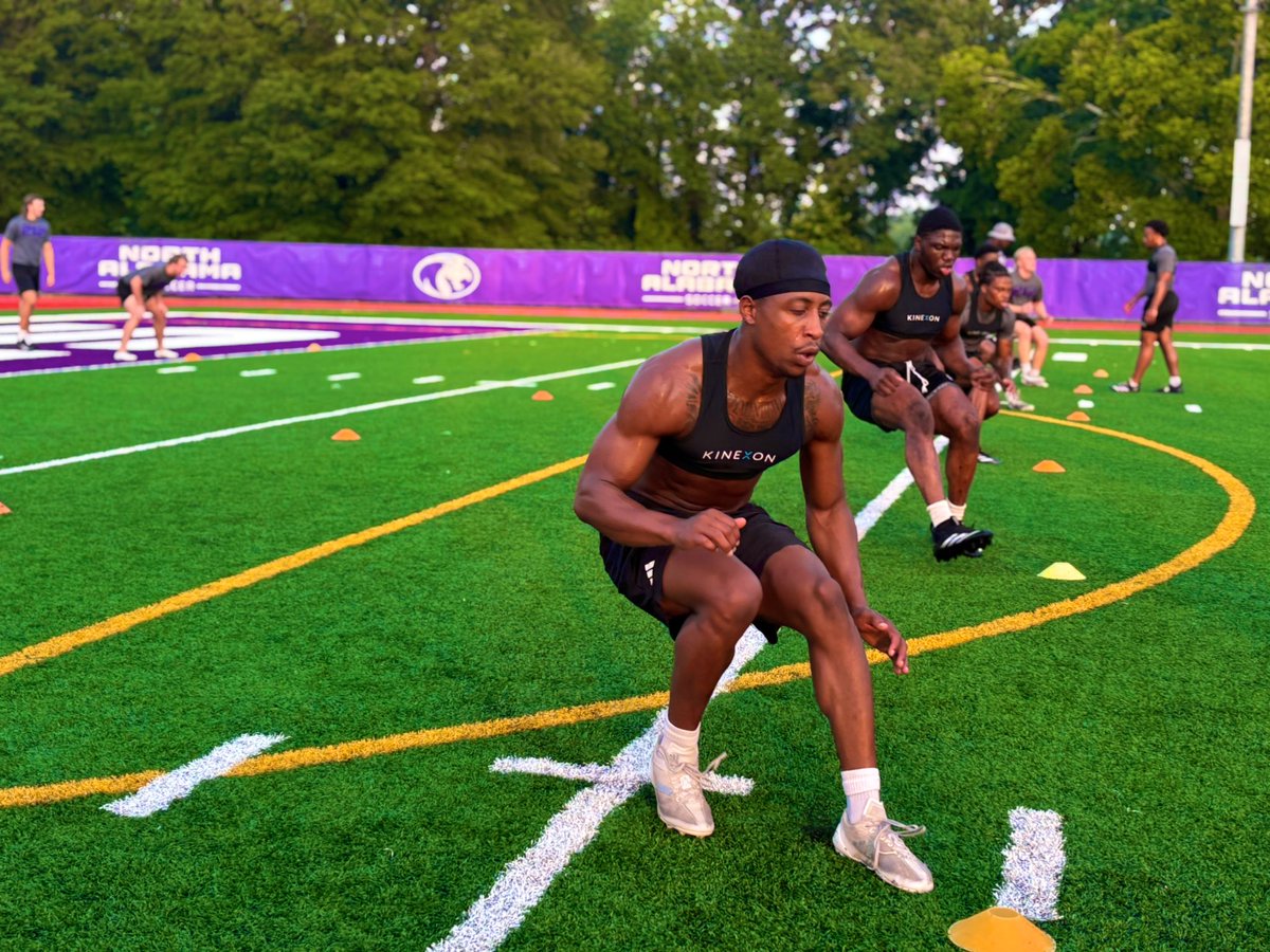 UNAFootball's tweet image. At 212 degrees.. Water begins to boil 🔥
Fall camp is coming ✔️
2️⃣1️⃣2️⃣
#RoarLions
#1more