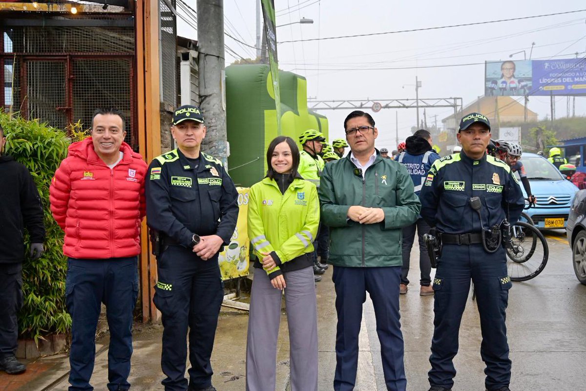 SeguridadBOG's tweet image. ¡Más seguridad en las #RutasSeguras de El Verjón, La Calera y la Autopista Norte!

✅47 unidades policiales 
✅Más Gestores de Convivencia y del equipo #AIDE para atención integral de la denuncia 

Este año se han recuperado 947 bicicletas, 84 % más que en 2024, y el hurto ha…
