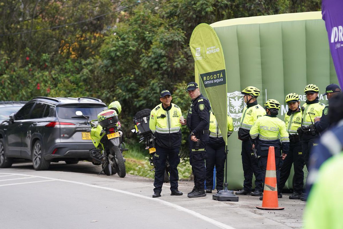 SeguridadBOG's tweet image. ¡Más seguridad en las #RutasSeguras de El Verjón, La Calera y la Autopista Norte!

✅47 unidades policiales 
✅Más Gestores de Convivencia y del equipo #AIDE para atención integral de la denuncia 

Este año se han recuperado 947 bicicletas, 84 % más que en 2024, y el hurto ha…