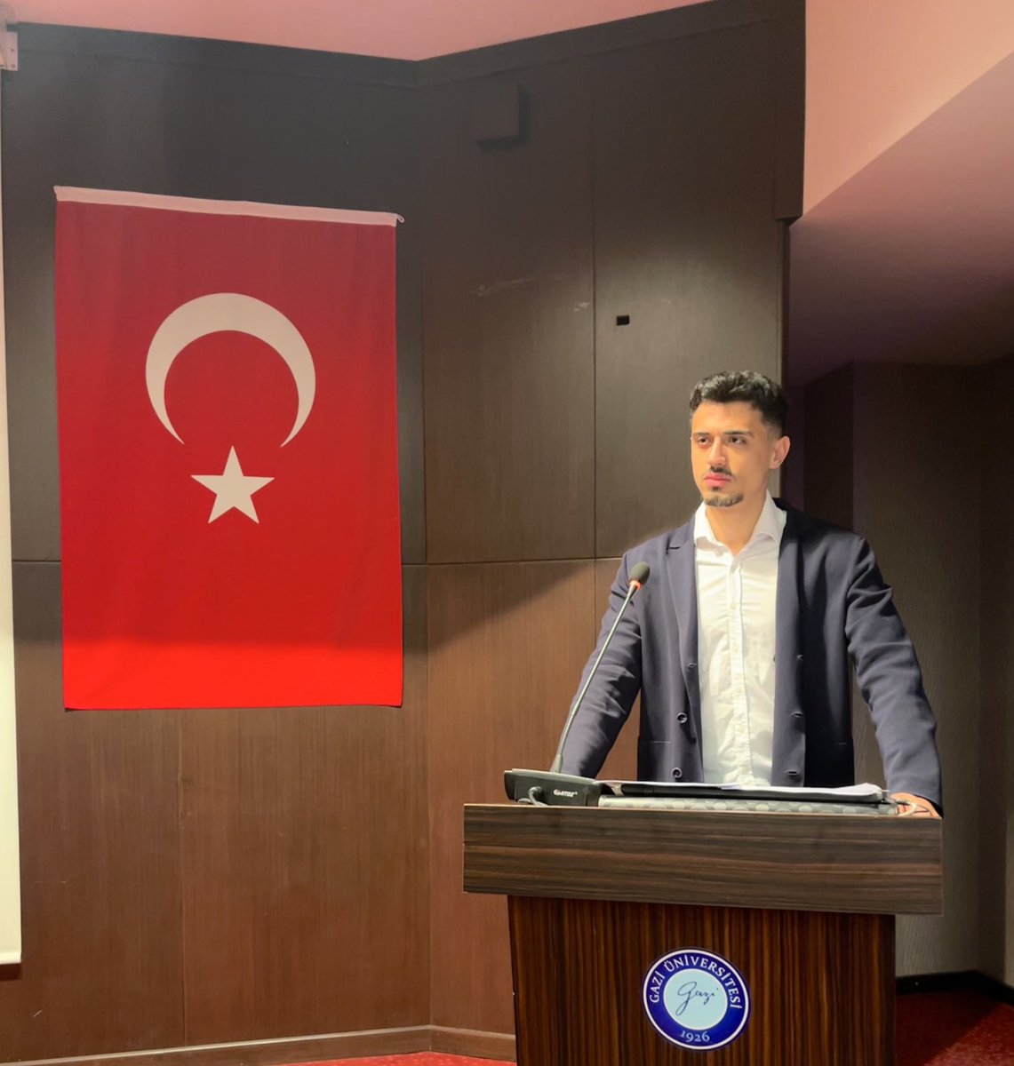 "Aklın güzelliği dil ile, dilin güzelliği söz ile, kişinin güzelliği yüz ile, yüzün güzelliği göz ile belli olur."