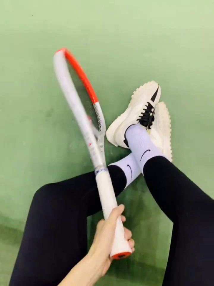 今夜は友達とテニスをします😂😂