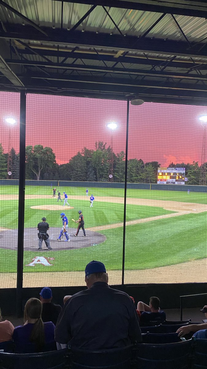 Hell of a skyline at the ball game last night.<a href="/ArlingtonAsMN/">Arlington A's</a>
