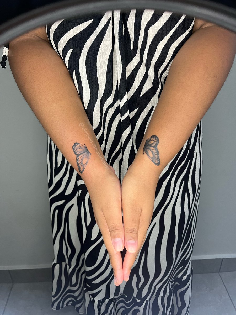 ziiinnnia's tweet image. Cover up tattoo I did (although I don’t typically do cover ups but I had so much fun with this one🥹⭐️)