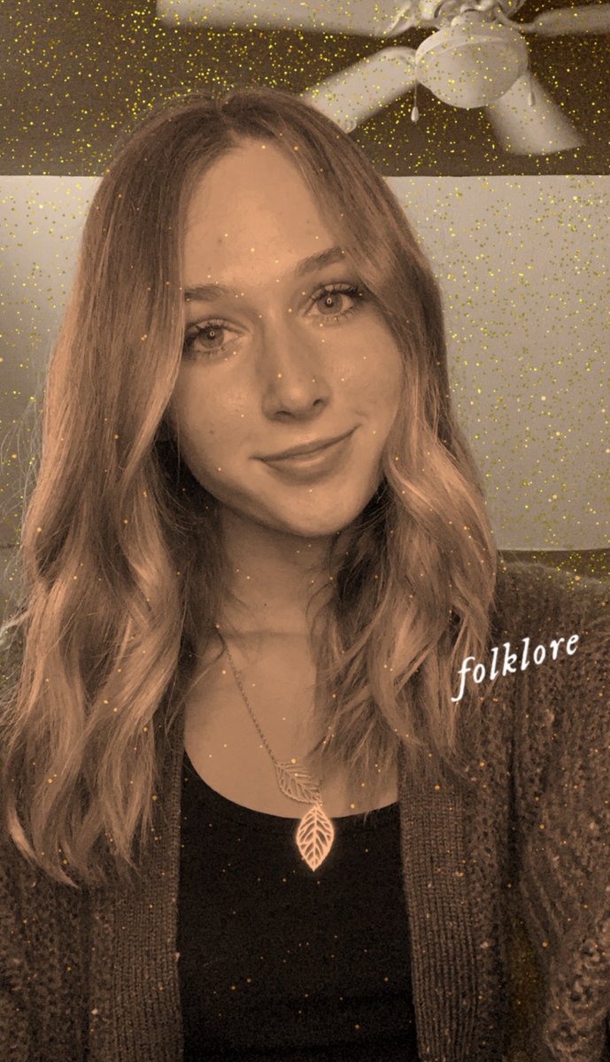 beckharhai13's tweet image. passed down like folk songs, our love for folklore lasts so long 🩶🧚🪩

happy 5 years to the album that transported us to the folklorian woods and allowed us to escape when we needed it most. love you to the moon and to saturn 🪐 #5yearsoffolklore @taylornation13