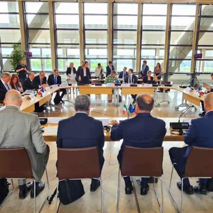ConfindustriaEU 🇪🇺🇮🇹 (@confindustriaeu) on Twitter photo #Energia, #QFP, #difesa e #semplificazione sono stati al centro delle discussioni di oggi a #Parigi, tra i ministri francesi <a href="/FerracciMarc/">Marc Ferracci</a> e <a href="/Eric_R_Lombard/">Eric Lombard</a>, con competenza rispettivamente su #industria e economia, e il ministro italiano alle imprese, <a href="/adolfo_urso/">Adolfo Urso</a>. Hanno preso #Energia, #QFP, #difesa e #semplificazione sono stati al centro delle discussioni di oggi a #Parigi, tra i ministri francesi <a href="/FerracciMarc/">Marc Ferracci</a> e <a href="/Eric_R_Lombard/">Eric Lombard</a>, con competenza rispettivamente su #industria e economia, e il ministro italiano alle imprese, <a href="/adolfo_urso/">Adolfo Urso</a>. Hanno preso
