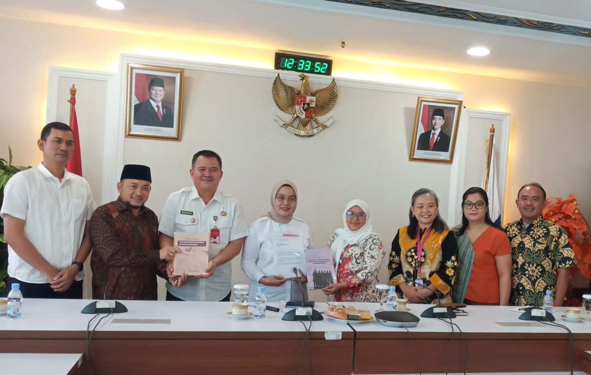 KomnasPerempuan's tweet image. Komnas Perempuan Kunjungi @kemendagri, Soroti Penegakan Perda yang Berpotensi Diskriminatif

Komnas Perempuan bertemu dengan Ditjen Bina Adwil @kemendagri membahas pelaksanaan sejumlah peraturan daerah (perda) yang dinilai berpotensi mendiskriminasi perempuan dan kelompok rentan…