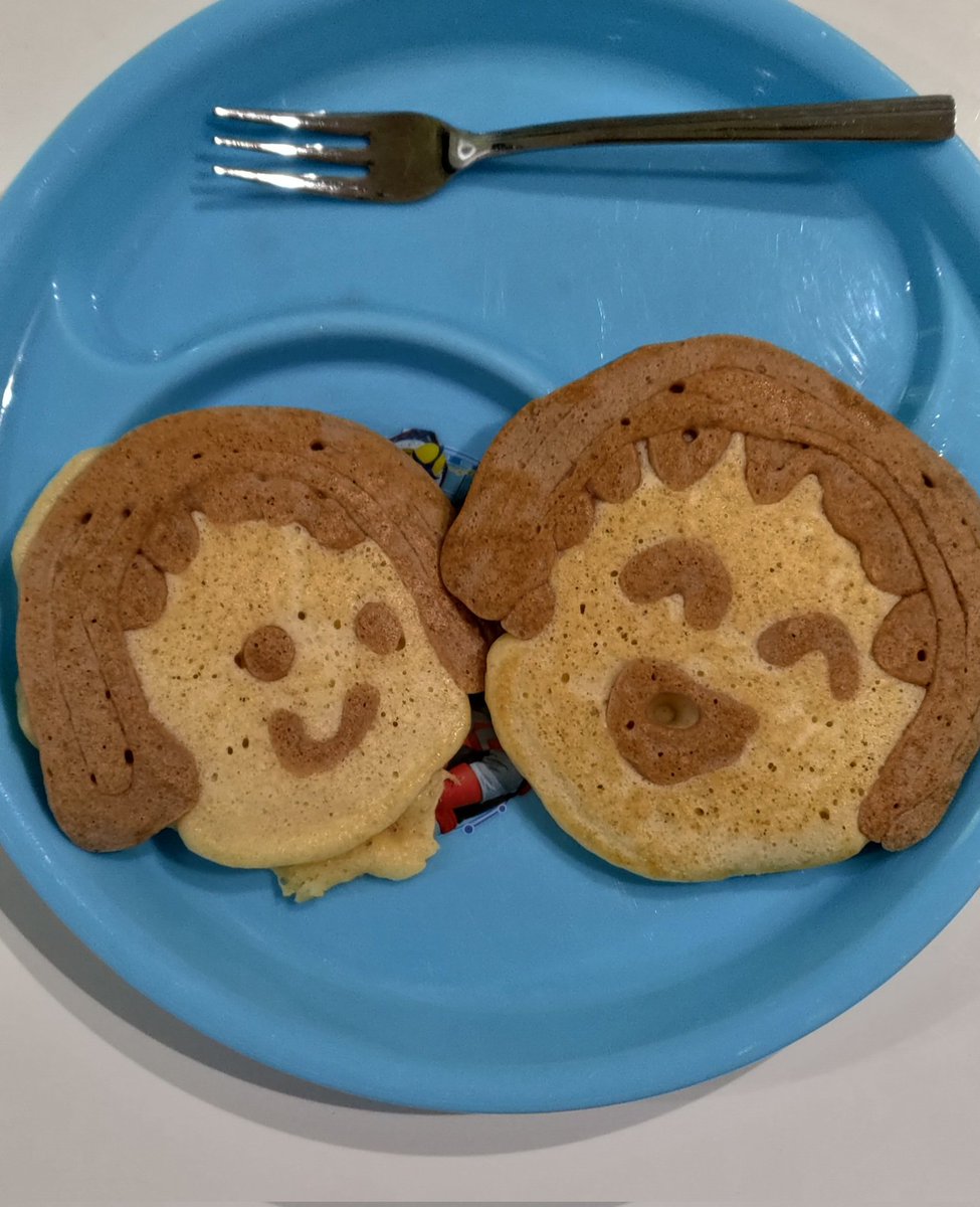 Hidede34558526's tweet image. 娘が図書の本で借りてきたレシピ本のホットケーキ作ってーっていうのでチャレンジ!まるちゃん、ちいかわ、キティちゃん!!(説明無しじゃわからない🤣)裏返した時の顔見て笑えたw
楽しかったから極めたいな!