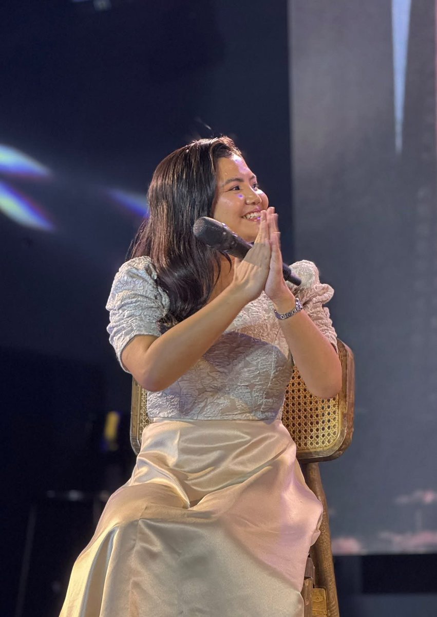 ashileonora's tweet photo. I love you more than anything, my binbining mia I'm so happy that I saw your genuine smile again so cute 🥹💛 I miss you huhu hoping for your comeback again, you're truly the light of sunshine marami kami sumusuporta po sa'yo 🌻🫶

#ILYS1892CastReveal
#ILYS1892
#ILoveYouSince1892 https://t.co/cjeAMTKrZg