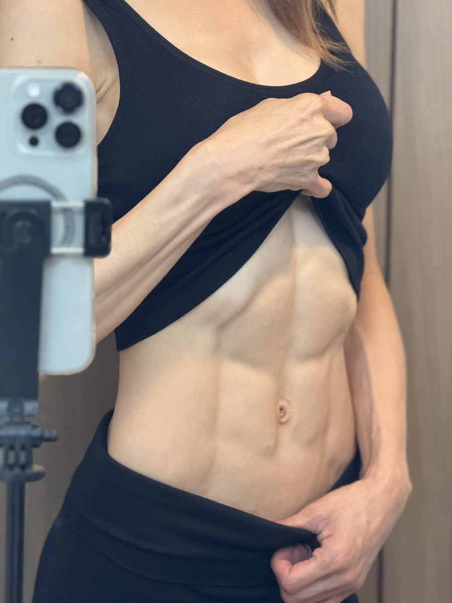 夜ご飯のおかずはバキバキの腹筋で良いよね？