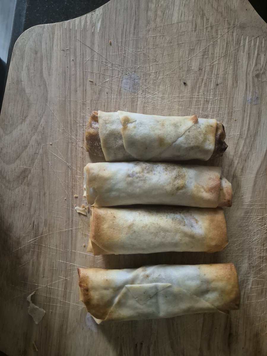 OneAbhishekJain's tweet image. Over years I&apos;ve made some really good recipes using air fryers. It is one hell of an invention.

You can literally make &apos;n&apos; number of dishes that require frying or high oil usage. Great for people trying to lose weight or in general everyone.

Have made some amazingly delicious…
