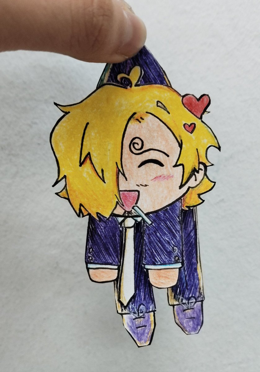 ni_xieee's tweet image. Made one of those hanging paper dolls in art club today I'm so happy