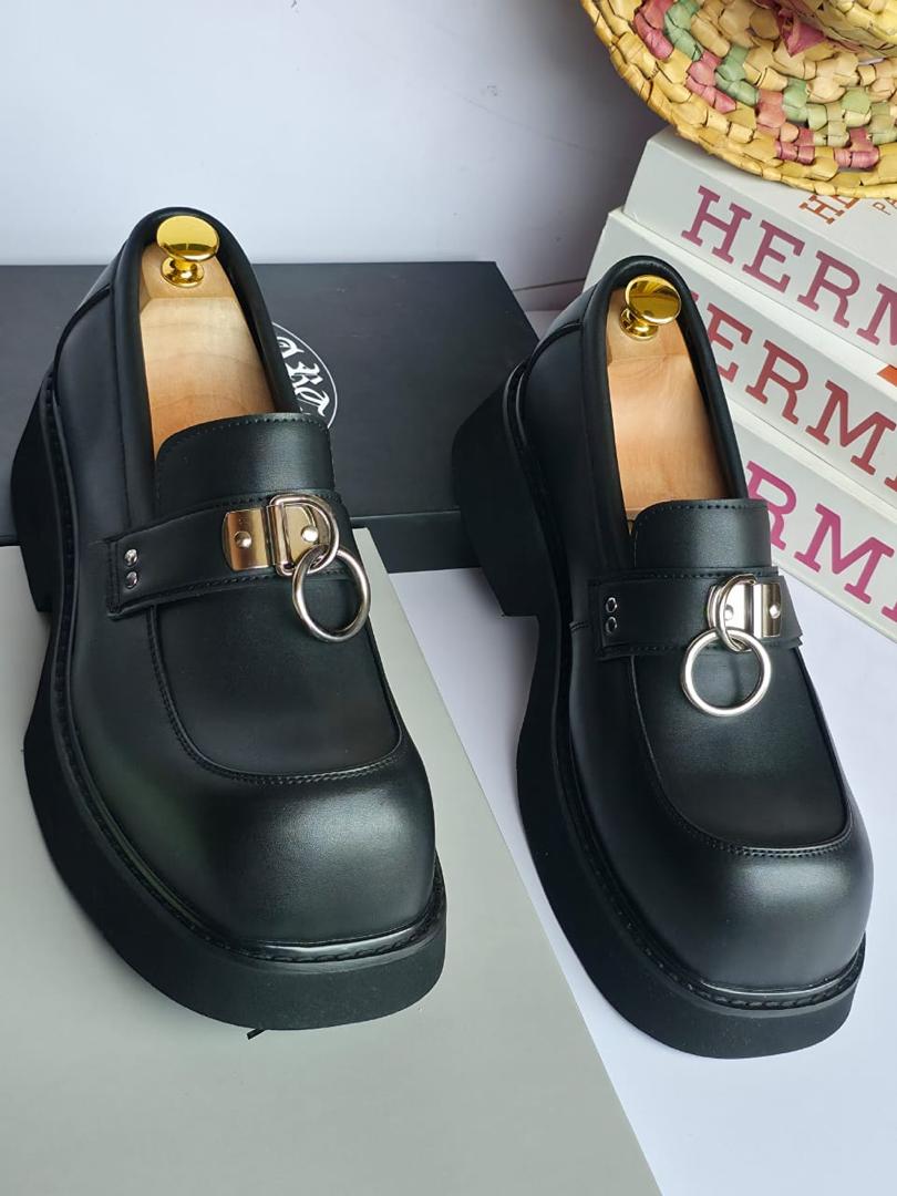 chizzy_shoes's tweet image. Black 🖤 

45k each
