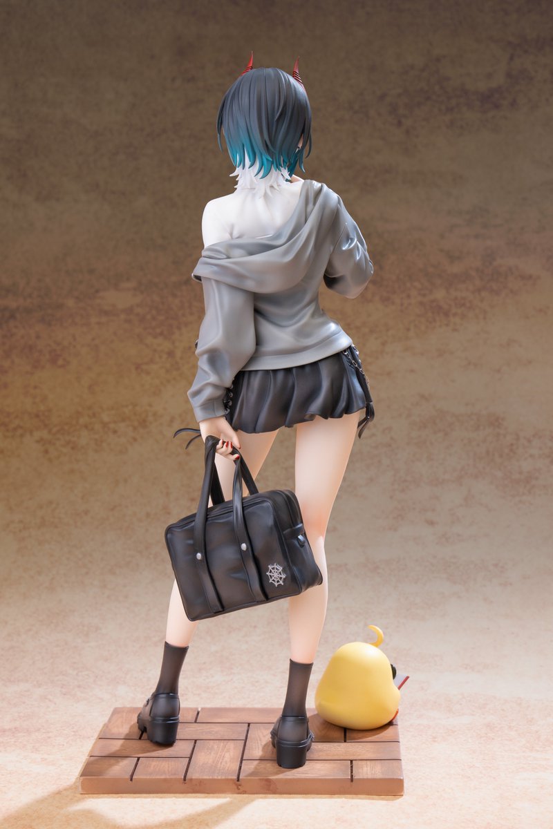 Hzzz__17's tweet image. ウルリッヒ・フォン・フッテン
❤️コート着ver.(A) 24000円
原型/彩色/撮影:Hz
分割:Kazuki
协力:illusoire
仕様:ガレージキット
卓番:4-09-01
#WF2025S #WF2025夏 #アズールレーン