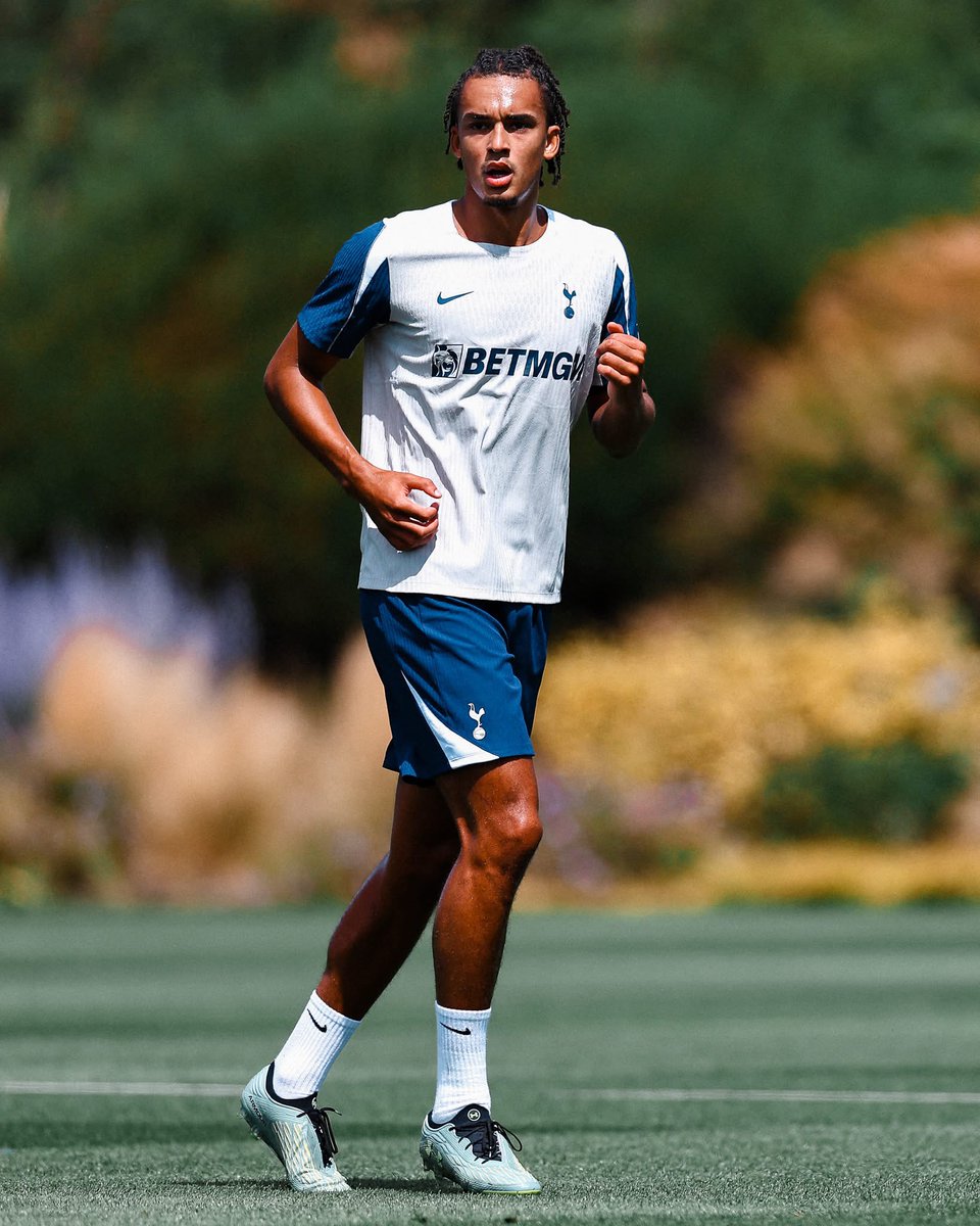 Spurs_MAS's tweet image. Persiapan untuk weekend ni 💪

#SpursMY