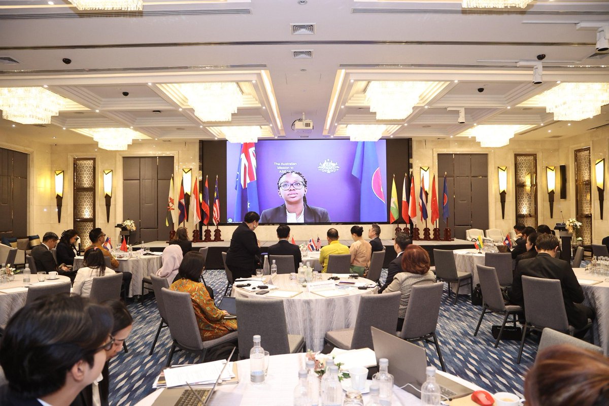 AusAmbASEAN's tweet image. Promoting responsible business conduct is a key part of a fair, inclusive and sustainable #ASEAN region.

🇦🇺 joined forces with @ASEAN through #ASEANACT to discuss #humanrights and the role of responsible business in driving better protections for migrant workers &amp;amp; their rights.