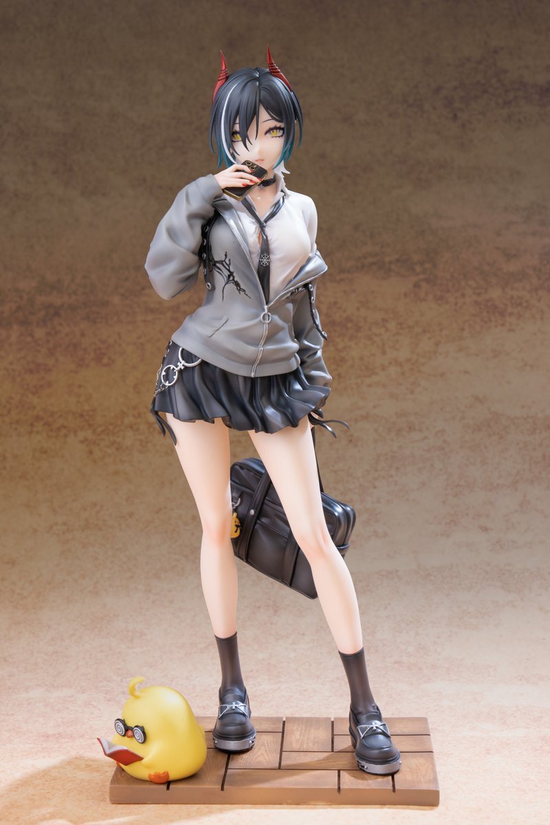 Hzzz__17's tweet image. ウルリッヒ・フォン・フッテン
❤️コート着ver.(A) 24000円
原型/彩色/撮影:Hz
分割:Kazuki
协力:illusoire
仕様:ガレージキット
卓番:4-09-01
#WF2025S #WF2025夏 #アズールレーン