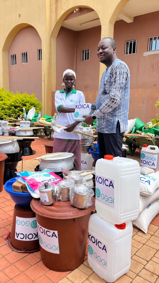 🌱 In Burkina Faso’s Centre-North, <a href="/gggi_hq/">GGGI</a> &amp; KOICA support IDPs &amp; host families with food, household &amp; professional kits, and eco-friendly cookstoves — boosting resilience, livelihoods &amp; the environment. 🌍💪 #Resilience #GreenGrowth #HumanitarianAid #BurkinaFaso #ATAD #KOICA