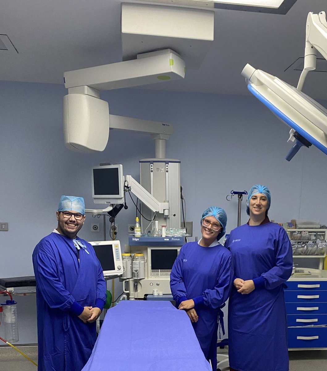Prensa CEU UCH (@prensauchceu) on Twitter photo Laura, Marina y Juan Manuel, los tres mejores expedientes de 2º de #odontologia <a href="/uchceu/">Universidad CEU UCH</a> #Elche, han vivido una experiencia inmersiva en el quirófano de <a href="/IMEDHospitales/">IMED Hospitales</a>. Una actividad docente, coordinada por el profesor Daniel Marcoa García, con visión real del entorno quirúrgico. Laura, Marina y Juan Manuel, los tres mejores expedientes de 2º de #odontologia <a href="/uchceu/">Universidad CEU UCH</a> #Elche, han vivido una experiencia inmersiva en el quirófano de <a href="/IMEDHospitales/">IMED Hospitales</a>. Una actividad docente, coordinada por el profesor Daniel Marcoa García, con visión real del entorno quirúrgico.