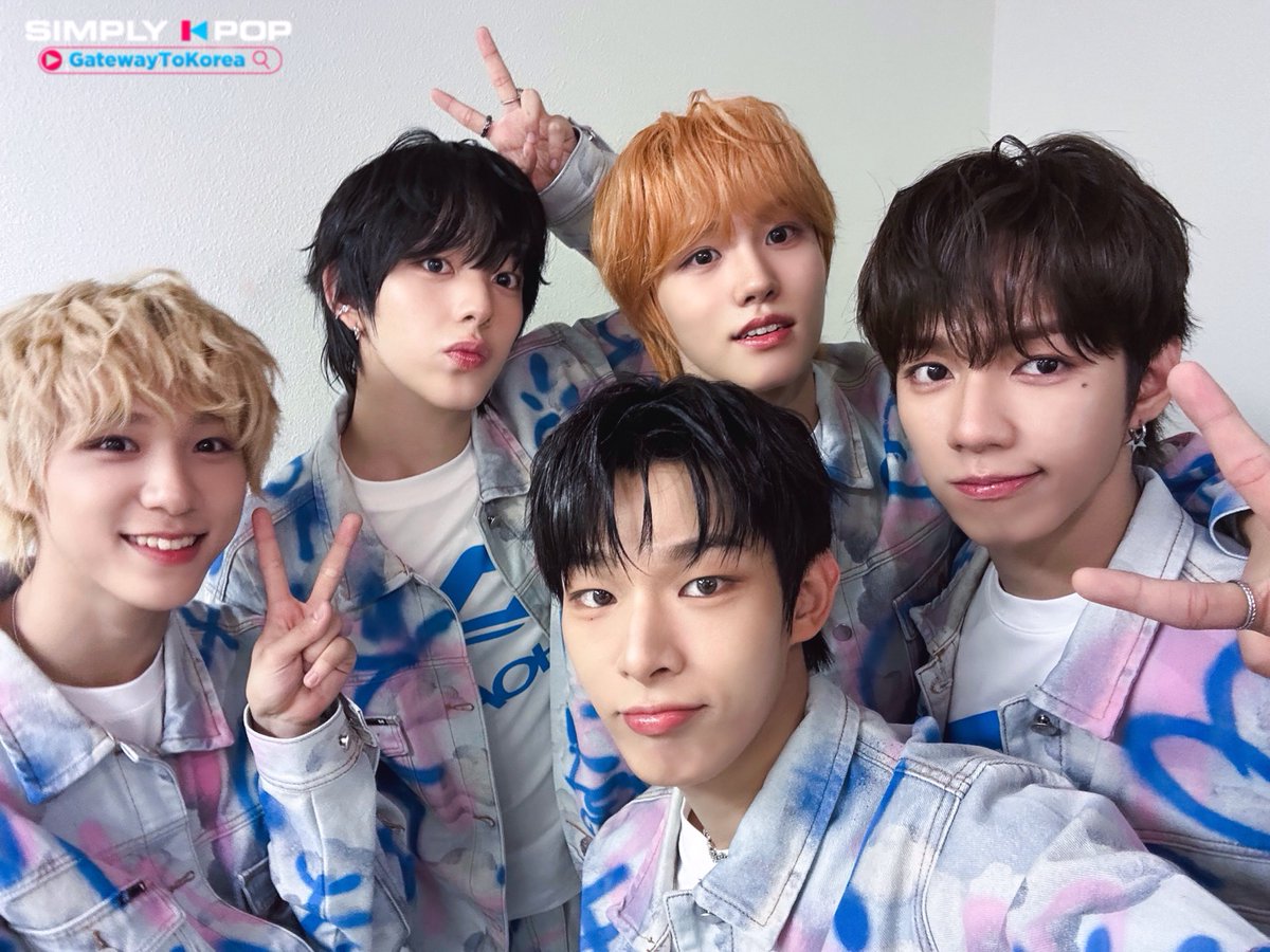 _Simplykpop tweet picture