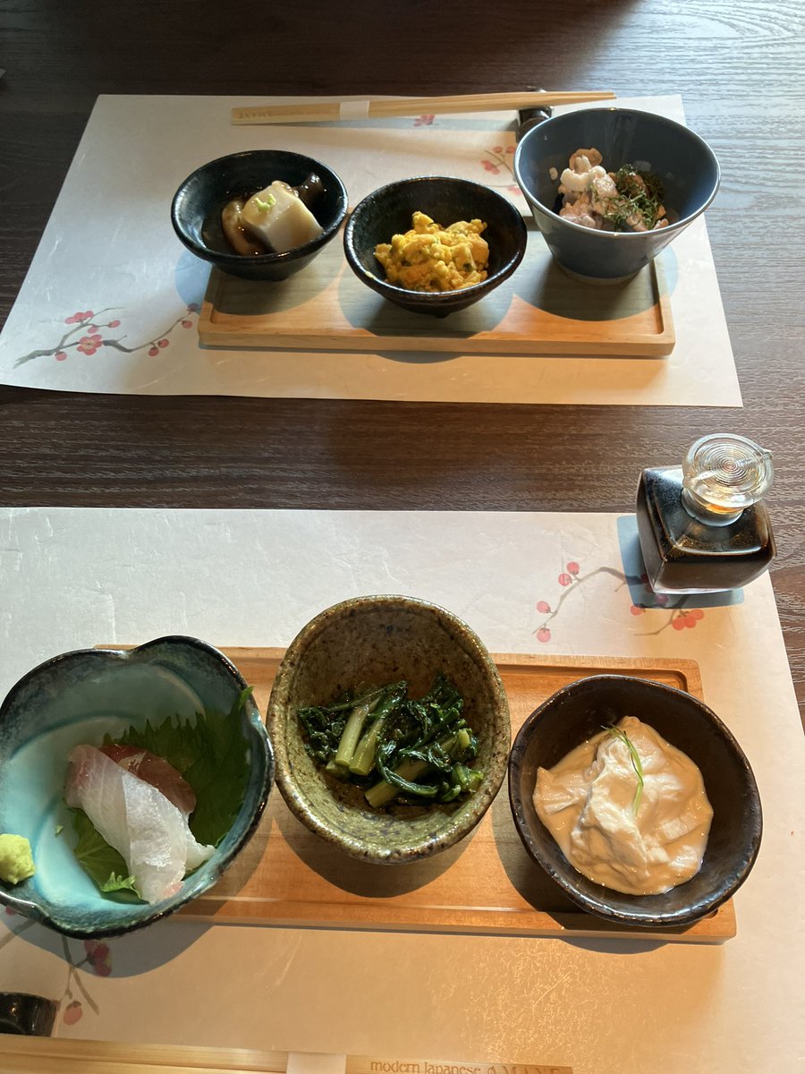 sss_yokohama's tweet image. 朝から打ち合わせや会議がぎっしり📝
ランチMTGは✨新しくオープン✨した
modern Japanese AMANE
#横浜フロント 店へ🥢
お洒落で落ち着く店内で創作蕎麦や
創作手巻き おばんざいのランチも✨
ゆったりいただけておすすめです🥰
#横浜 #蕎麦 #新店