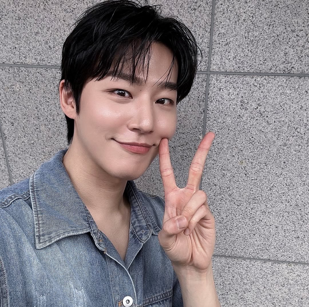 나머지 두 장도 마저 닦아오기 ♡