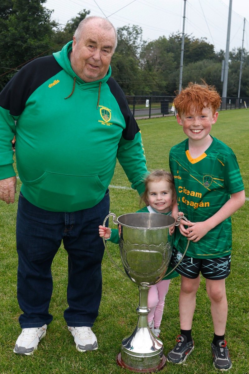 In 2022 Éabha was in the Antrim Division 1 cup last night as ⁦<a href="/KickhamsCreggan/">Kickham's GAC Creggan</a>⁩ won it in 2025 Cillian and Éabha were behind it in her ⁦<a href="/Kerry_Official/">Kerry GAA</a>⁩ top. We’re all hoping Kerry repeat 2022 and bring home the Sam Maguire in 2025 #Hon the Kingdom#omen