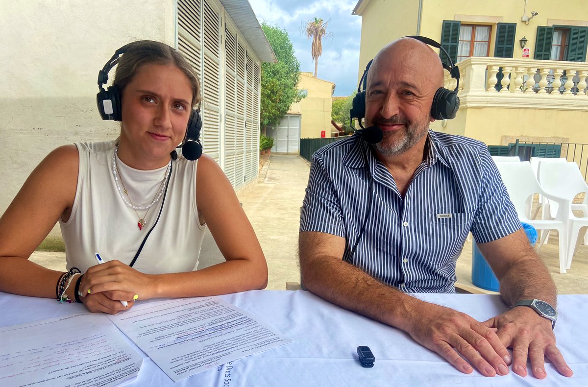imasmallorca's tweet image. 🎙️ Avui el programa @AldiaIB3 s’escolta en directe des de la residència Huialfàs, a sa Pobla!

🏡 Residents, familiars i professionals comparteixen festa, memòria i veu.

📻 Preservam tradicions des del respecte i l’escolta, fent del dia a dia un espai on tothom importa i compta.