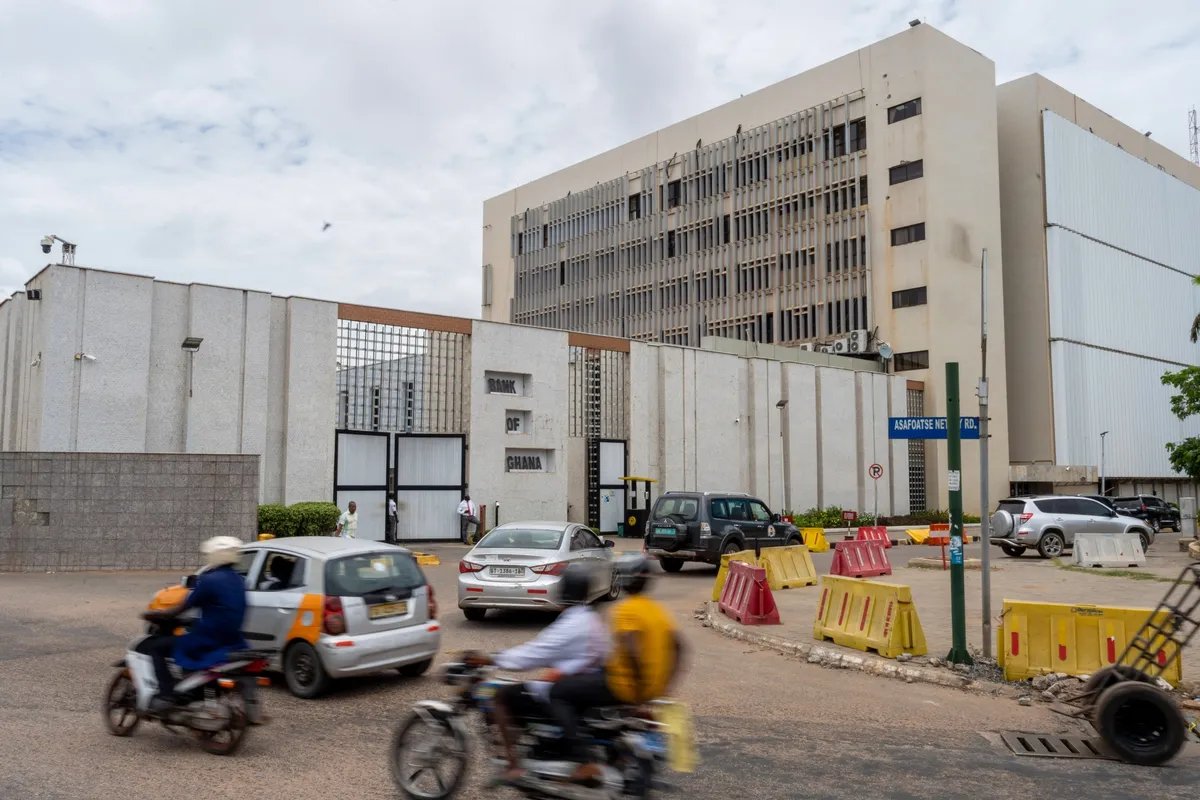 加纳央行计划推出加密监管框架以促进数字资产发展加纳央行计划推出针对加密平台的许可制度，以规范数字资产并捕捉相关收入。央行行长Johnson  Asiama透露，监管框架预计于今年9月提交至议会审议。 新法案旨在利用加密货币促进跨境贸易、吸引战略投资，并收集金融数据，以 ...