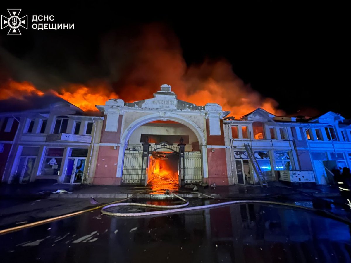 UWCongress's tweet image. Odesa, #Ukraine. Legendary Pryvoz Market, historic center, even UNESCO sites — Russia’s targets overnight.
No place is safe. No act of violence is random. No hesitation is acceptable in the face of this evil. Ukraine defends its freedom and future — Russia strikes in the dark.
