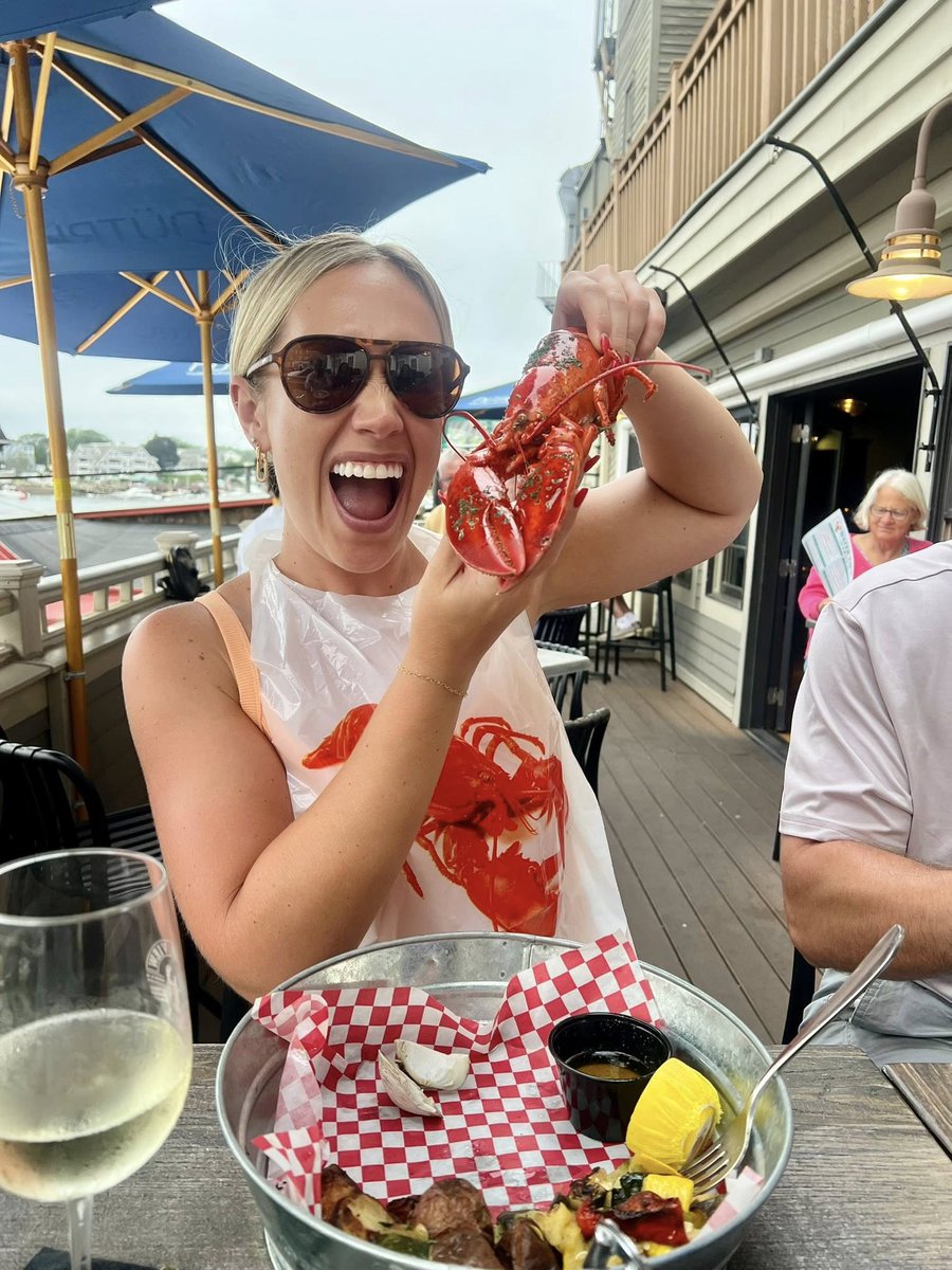 TheBigGuyWJCL's tweet image. It's Thursday, July 24. Do you know where your @EmmaHamiltonTV is?
Um. Sitting next to me. @WJCLNews is on air and online right now. Join us!