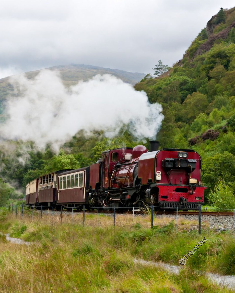 travolax's tweet image. Have you ever traveled by train?
โ Snowdonia, Wales ๐