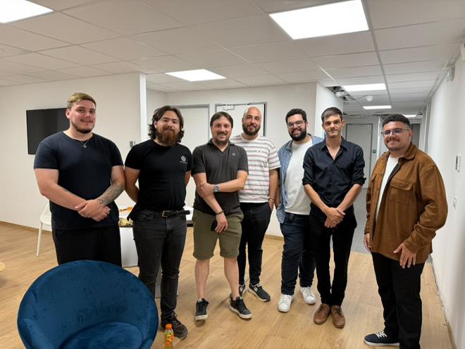 FreeplayTalk's tweet image. Un an après Lille, 5 mois après Aulnay, nous sommes montés sur nos grands chevaux pour proposer une émission de fin de saison encore plus exceptionnelle dans des locaux flambant neufs à Marseille ! 🎮⛱️
Un immense merci au plateau @Goroken1 @faculty07 @Kan4_CSGO @jeromejac pour…