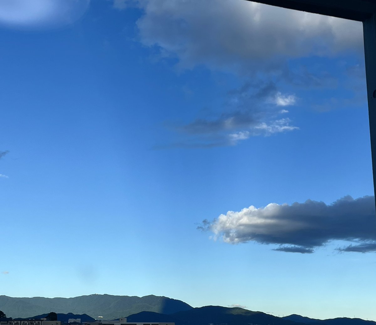 M_gzart's tweet image. 夏の空は青さが際立つ
