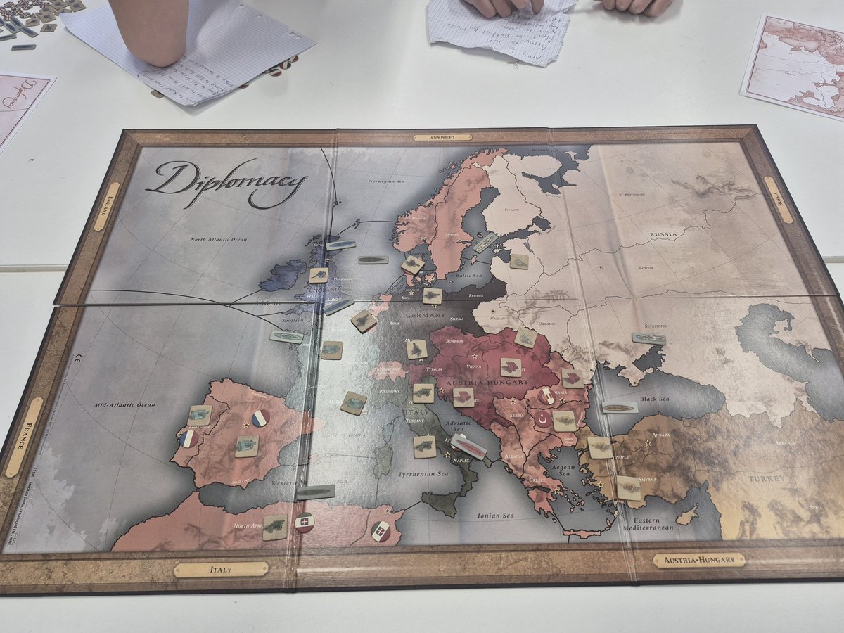 Clint_Davey1's tweet image. Played Diplomacy with my game design class today. Beginning to teach them about wargames.
They loved it, and it was so good to see a full 7 player game in swing.
I also explained to them some of the reasoning behind the rules - like how the deterministic combat system and…