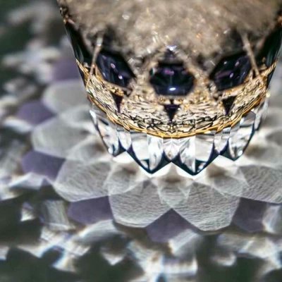 一目ぼれした。。。
切子グラスというより、もはや宝石。。
永遠と眺めてしまう、、、