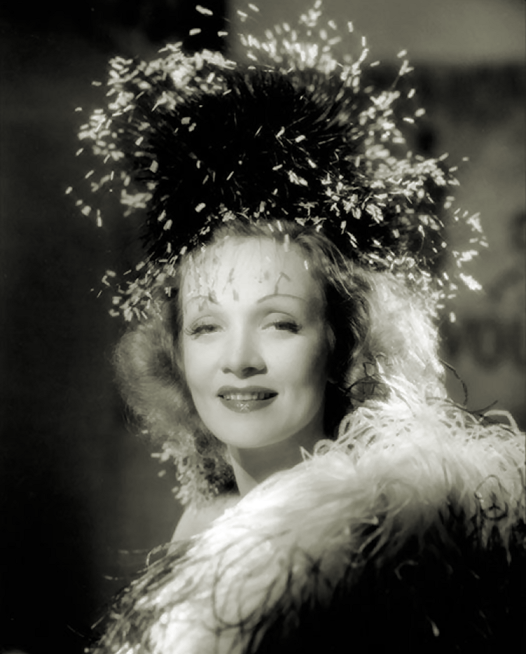 hazelflag's tweet image. It&apos;s always great fun when I have to come up with an idea for a new series on the big screen. So, I was thinking, how about &quot;crazy hats&quot;? Am I going to sell tickets?