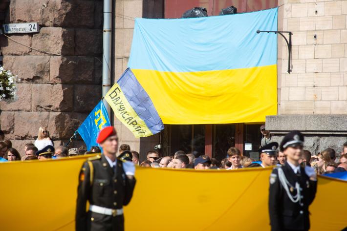 GloDemCoalition's tweet image. As the world seeks a path to peace in Ukraine, we cannot afford to forget those living under Russian occupation in Crimea. Our coalition partner @freedomhouse has published a vital piece by Aimee Wenyue Chen and Katie LaRoque that centers the lived experiences of people like…