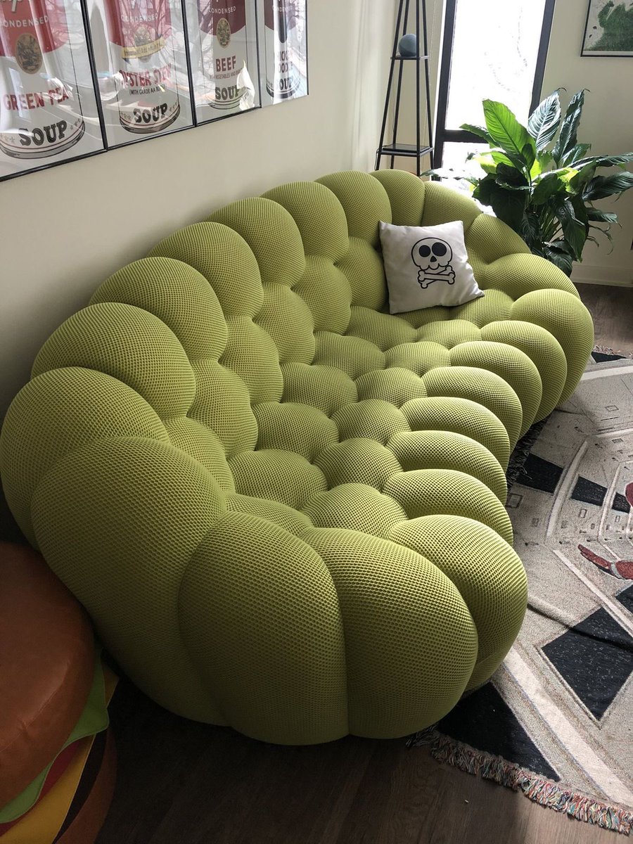 HOUSEPORN___'s tweet image. Cloud sofa.