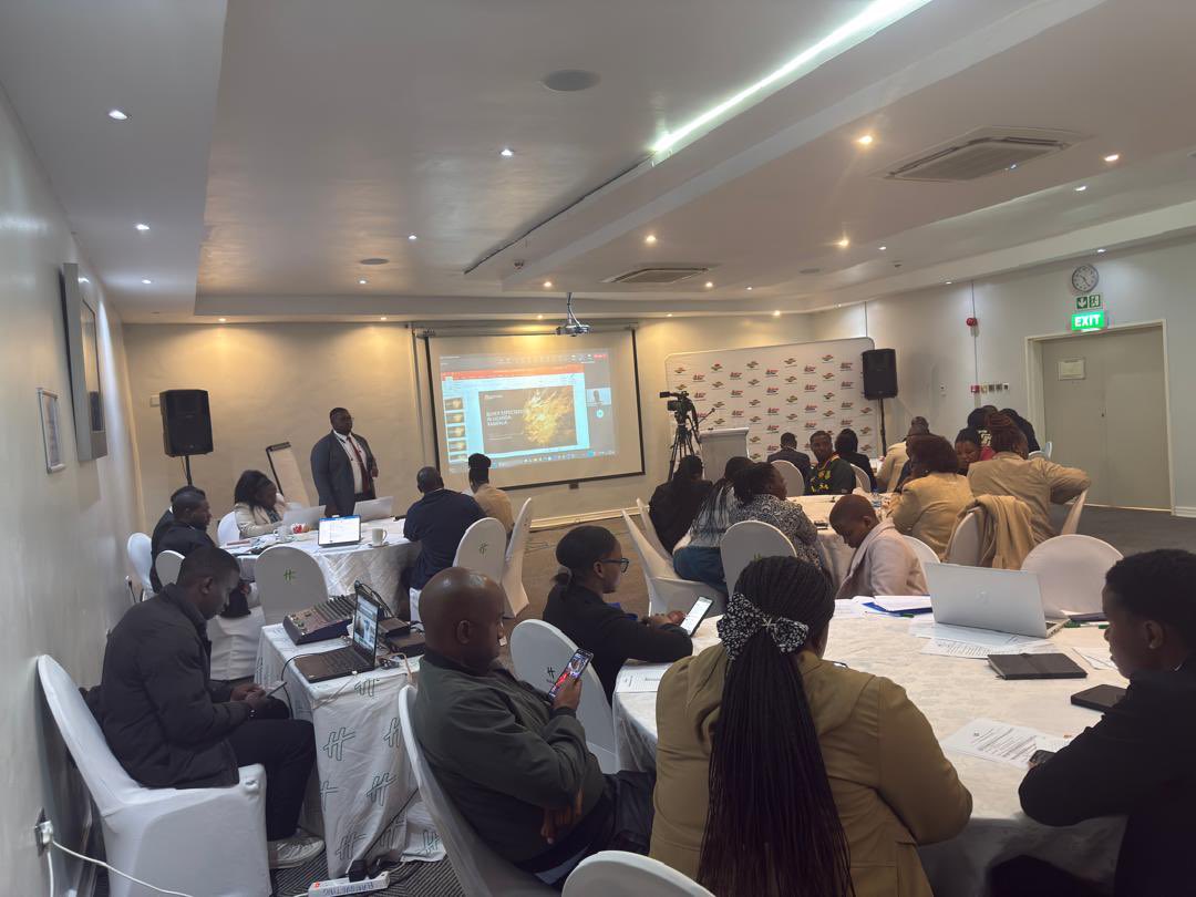 ZimTradeAlerts's tweet image. We begin the Export Awareness Seminar, in #Bulawayo sharing market intelligence from recent scans in Beira, Uganda, and Singapore. The session highlights export opportunities in key sectors. #energizingexports