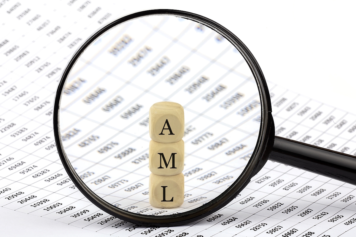 ComplyAdvantage's tweet image. 🚨 New from @BiznessReporter: Our very own Iain Armstrong, FCC Strategy Executive Director, shares five key tips for successfully embracing agentic AI across AML processes, from due diligence to alert resolution.
Get the list in full here 👉 okt.to/Ki1eu0