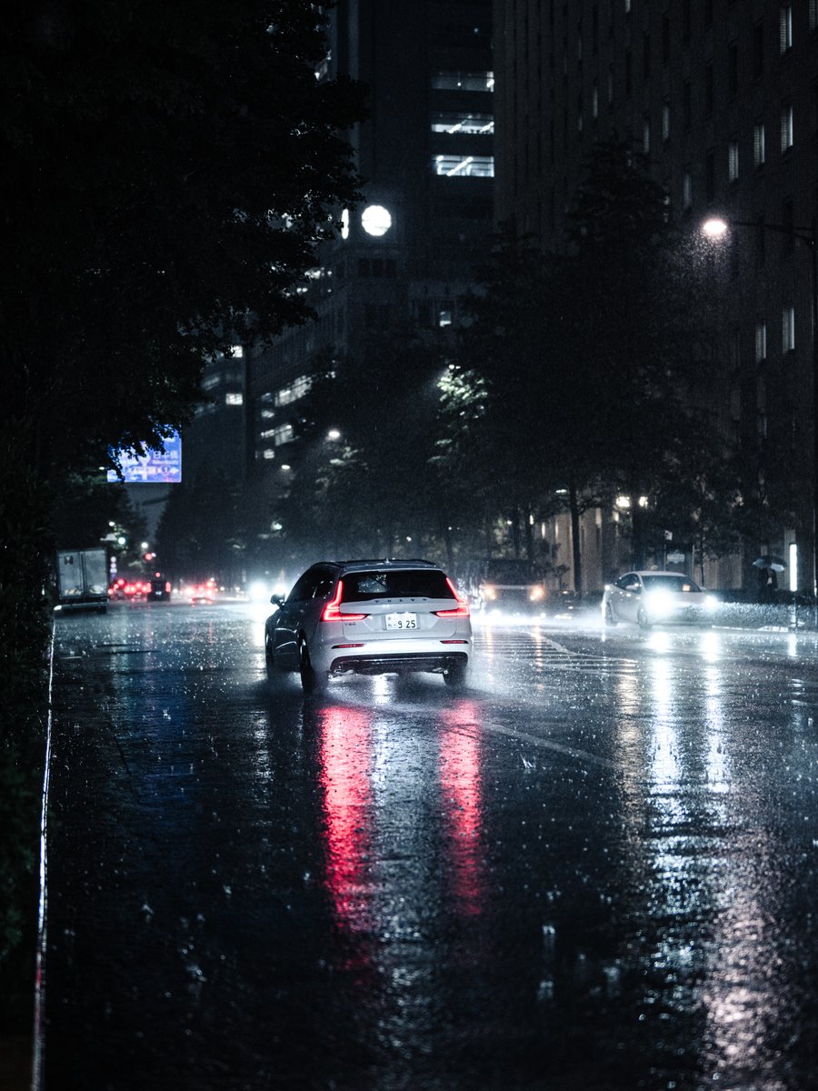 Nitto_Photo's tweet image. 雨音打ち響く丸の内